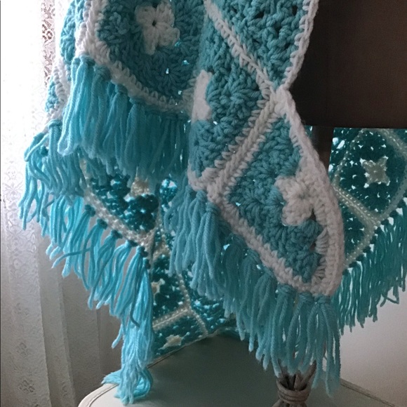 Hand Made Crochet Vintage Shawl Turquoise White - Picture 3 of 5